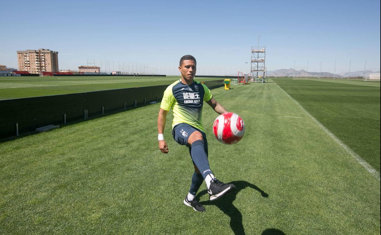El futbolista habrá de comparecer en la Caleta acompañado de un abogado. 