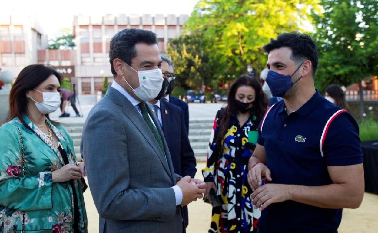 Vacunas en Andalucía | Moreno dice que Sanidad «está generando inquietud y miedo en la ciudadanía sobre las vacunas»