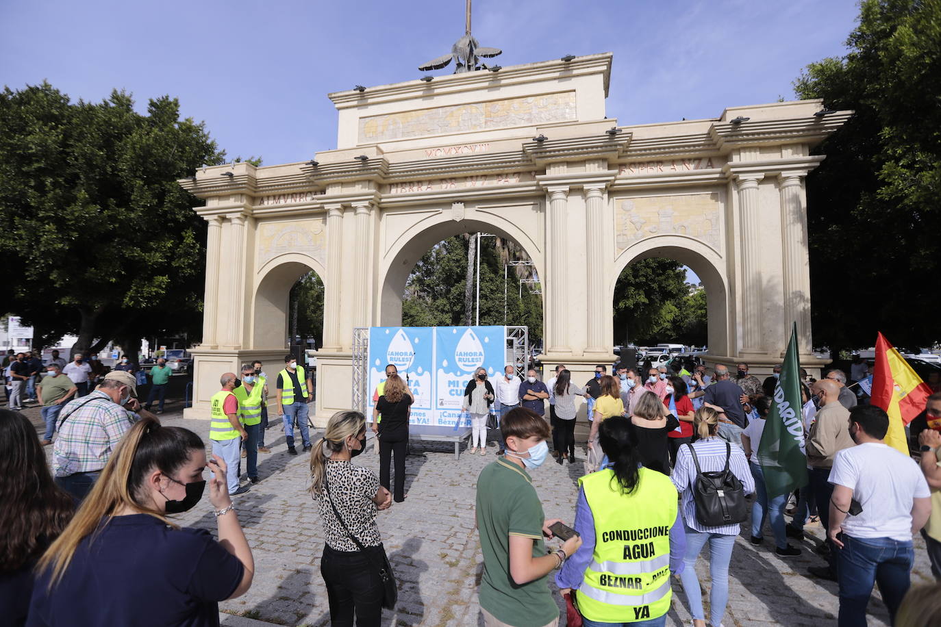 El sector agrícola almuñequero clama por las canalizaciones de la presa de Rules.