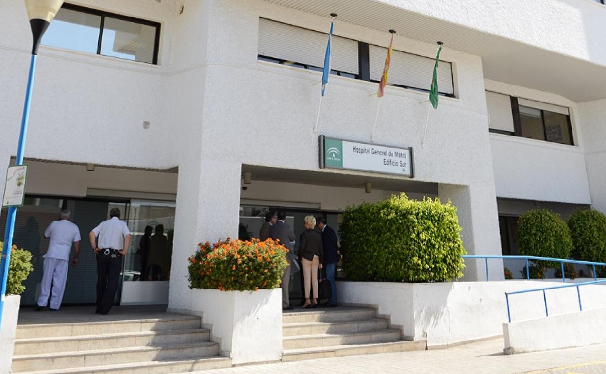 Acidente en Granada | Dos menores y dos adultos evacuados al Hospital de Motril tras colisionar un turismo y un camión