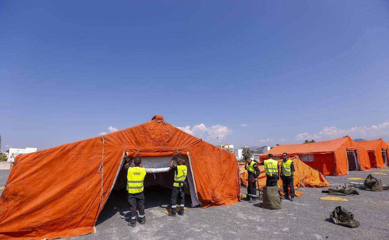La UME levanta un campamento temporal en terrenos del puerto en agosto de 2018.