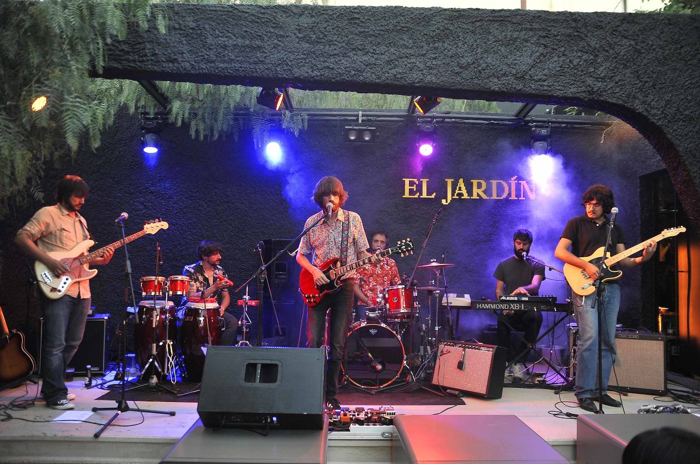 El grupo granadino durante su actuación en la terraza El Jardín..