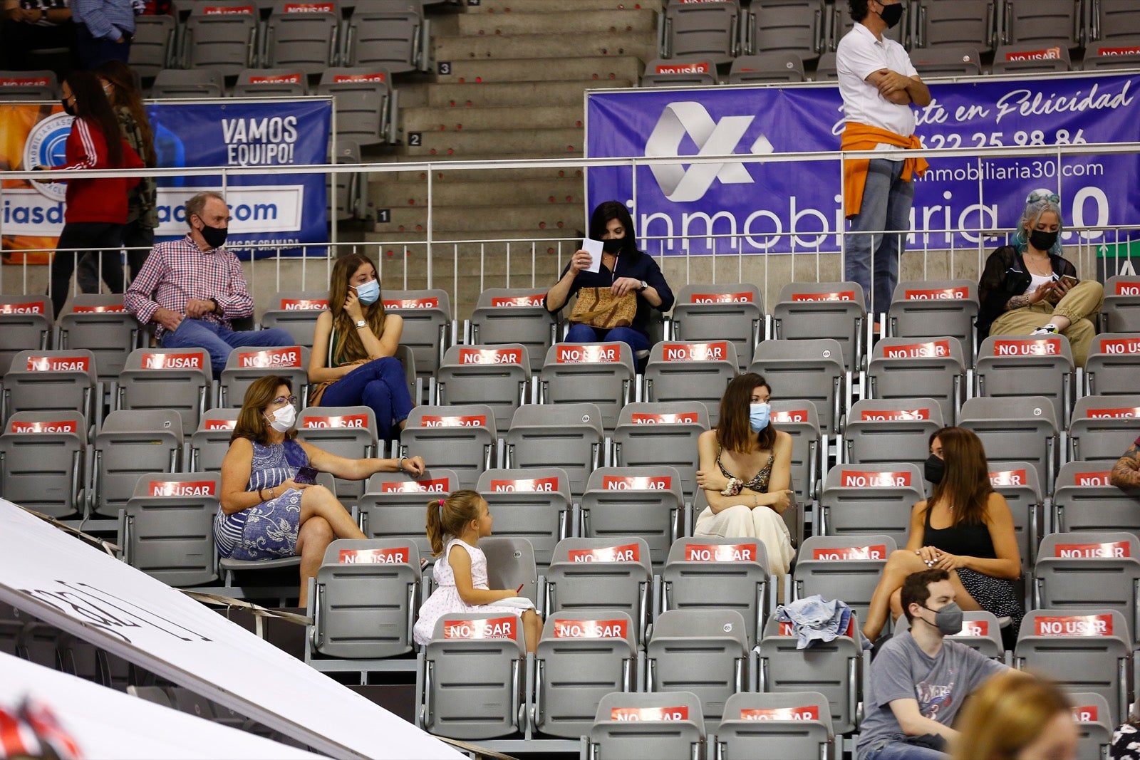 Fotos: Búscate en la grada del Palacio de los Deportes