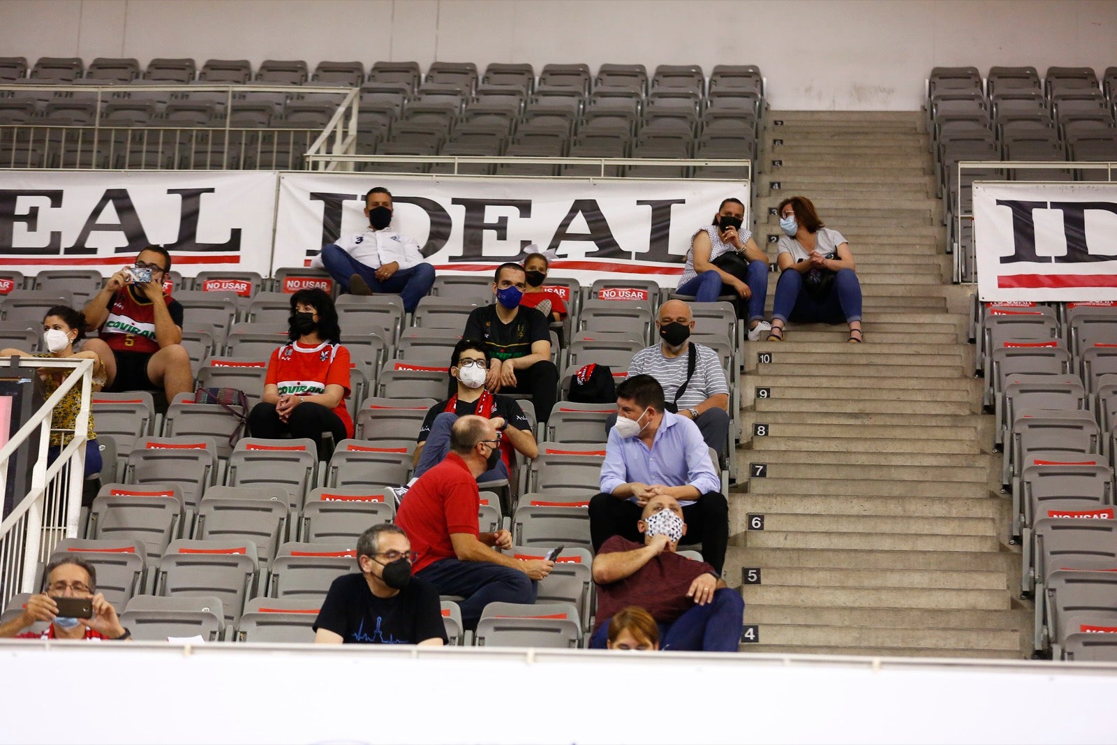 Fotos: Búscate en la grada del Palacio de los Deportes