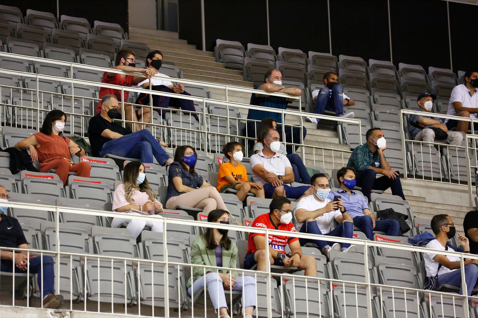 Fotos: Búscate en la grada del Palacio de los Deportes