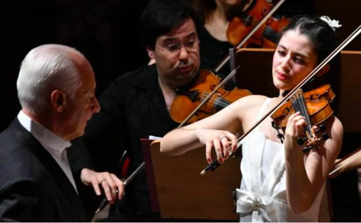 La joven violinista María Dueñas, en un concierto reciente 