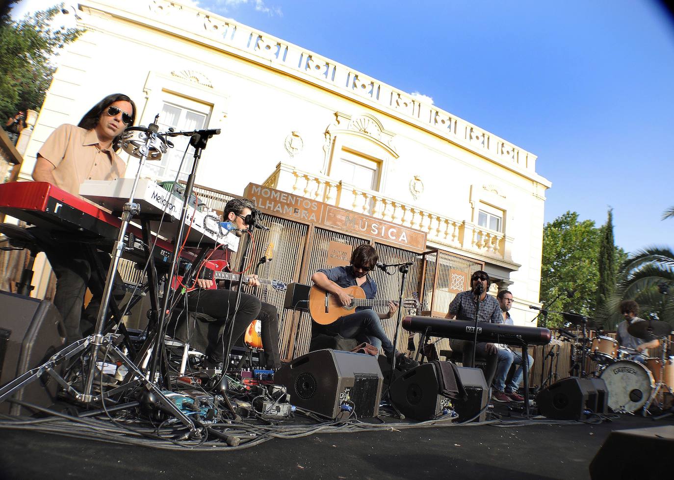 Lori Meyers en su actuación en 'Momentos Alhambra' de hace un par de ediciones. 
