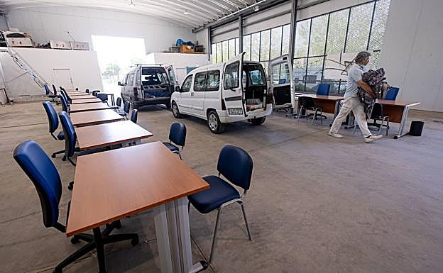 Las segundas dosis a los menores de 60 descolgados se inoculan a partir de mañana