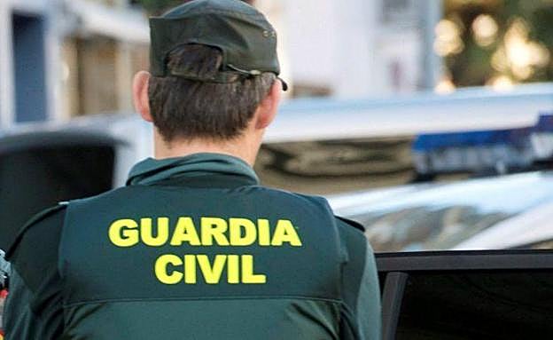 Un conocido se cuela en su casa de Churriana para robarles y agredirles