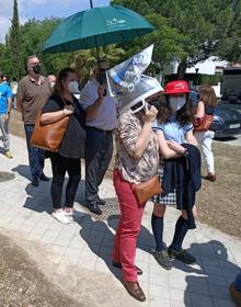 Imagen secundaria 2 - Colas de hasta 40 minutos al sol en el nuevo vacunódromo de Granada