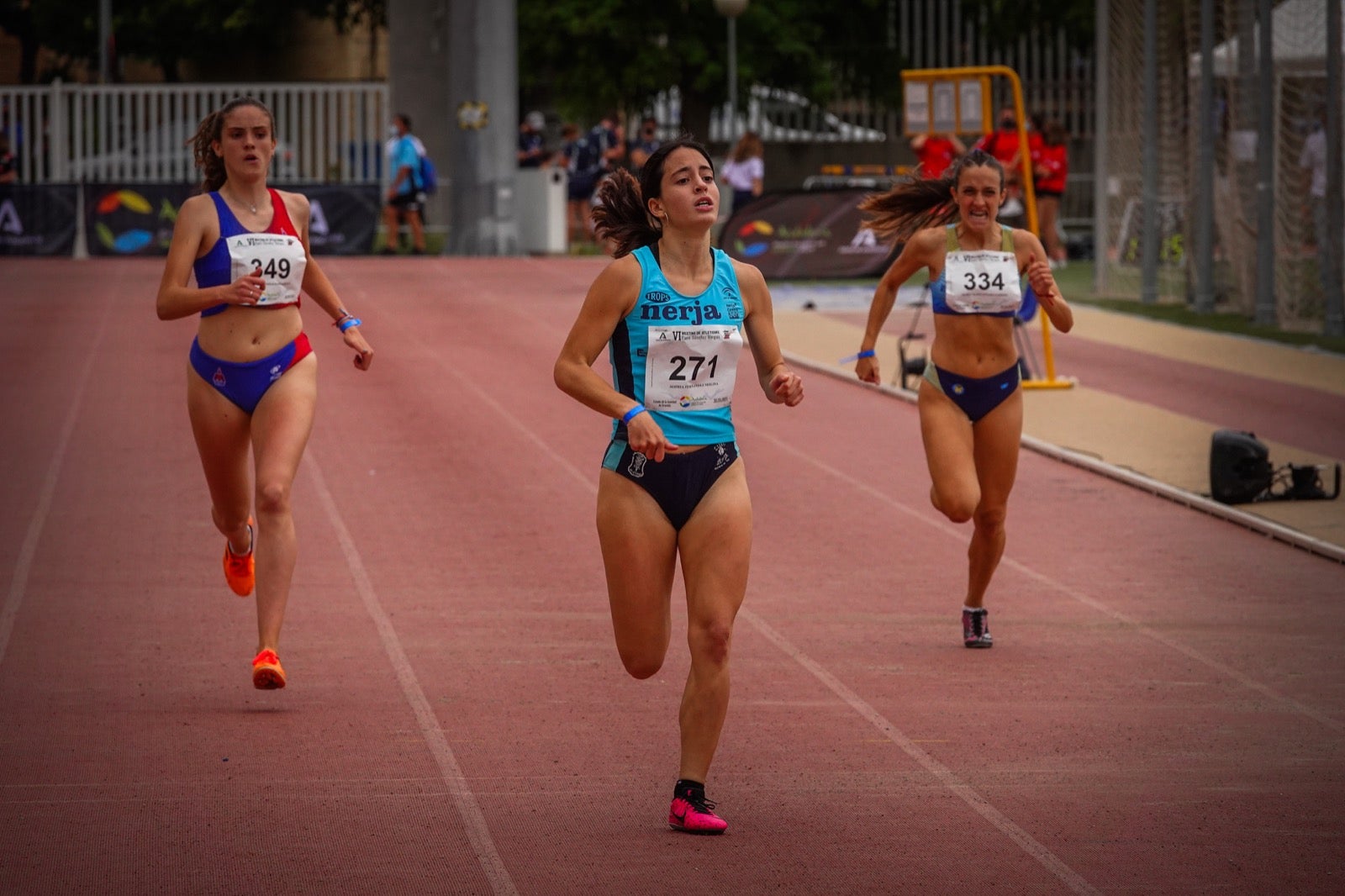 Gran jornada de atletismo en el estadio de la Juventud.