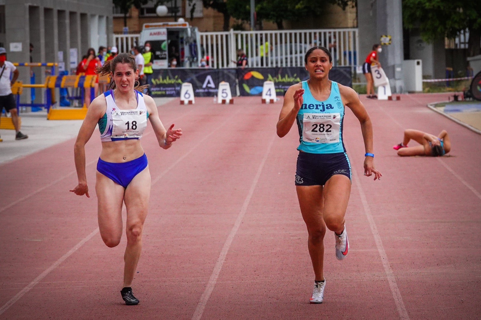 Gran jornada de atletismo en el estadio de la Juventud.