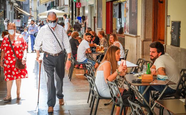 Ambiente en calle Navas. 