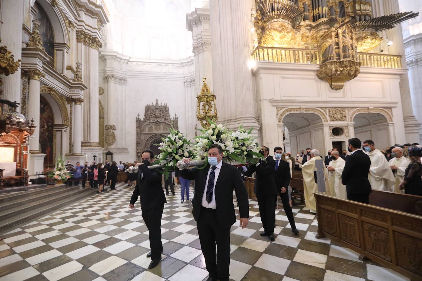 Granada celebra este Jueves de Corpus de manera singular.