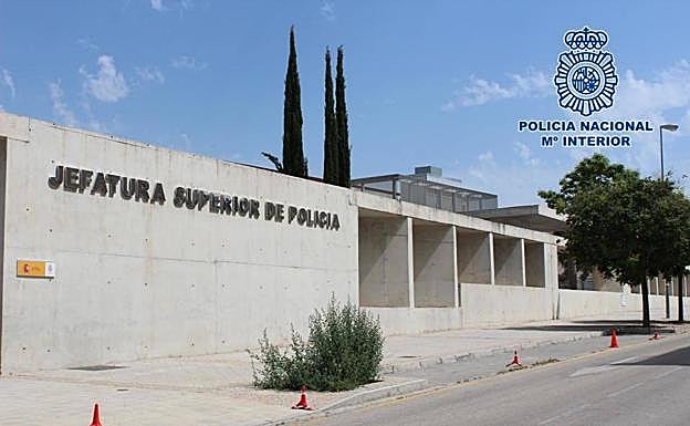 Detenido un empresario que habría estafado cerca de 200.000 euros a través de tarjetas de clientes