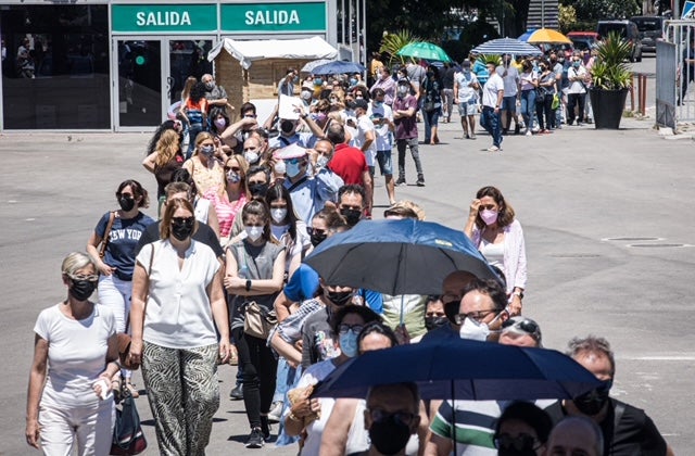 Los citados en la Feria de Muestras de Armillas han tenido que esperar durante varias horas