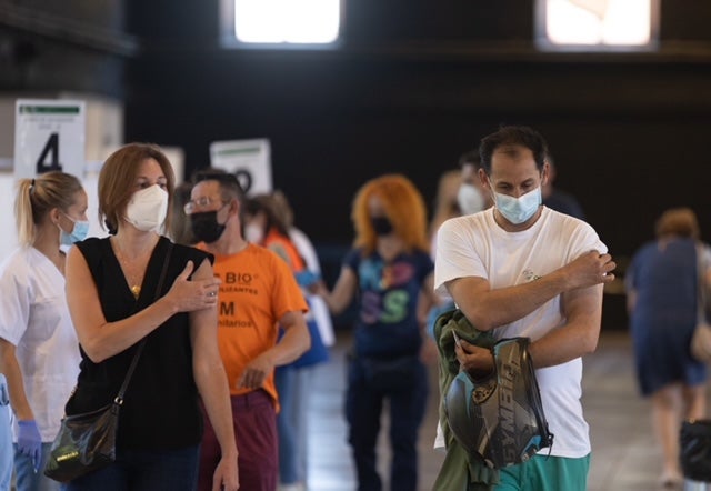 Los citados en la Feria de Muestras de Armillas han tenido que esperar durante varias horas