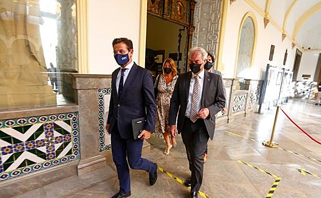 Luis Salvador comparece a las 12.30 horas tras la retirada de apoyos del PP