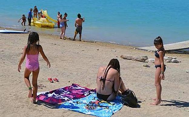 El embalse de Bermejales es uno de los lugares recogidos tanto por el Ministerio de Sanidad como por la Junta de Andalucía. 