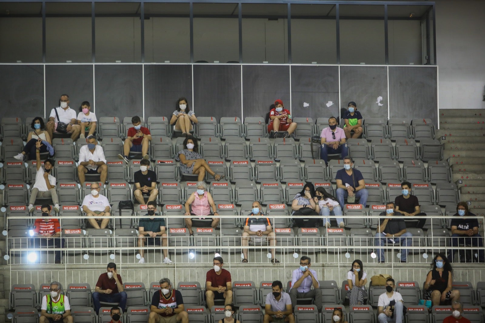 Fotos: Encuéntrate en la grada del partido Covirán Granada-Río Breogán Lugo