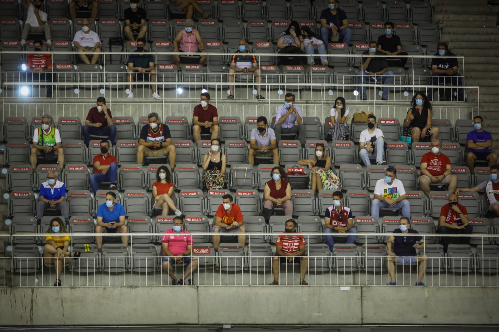 Fotos: Encuéntrate en la grada del partido Covirán Granada-Río Breogán Lugo