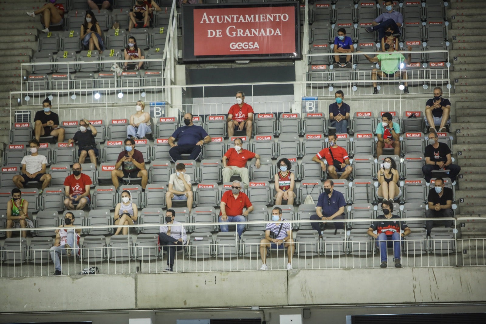 Fotos: Encuéntrate en la grada del partido Covirán Granada-Río Breogán Lugo