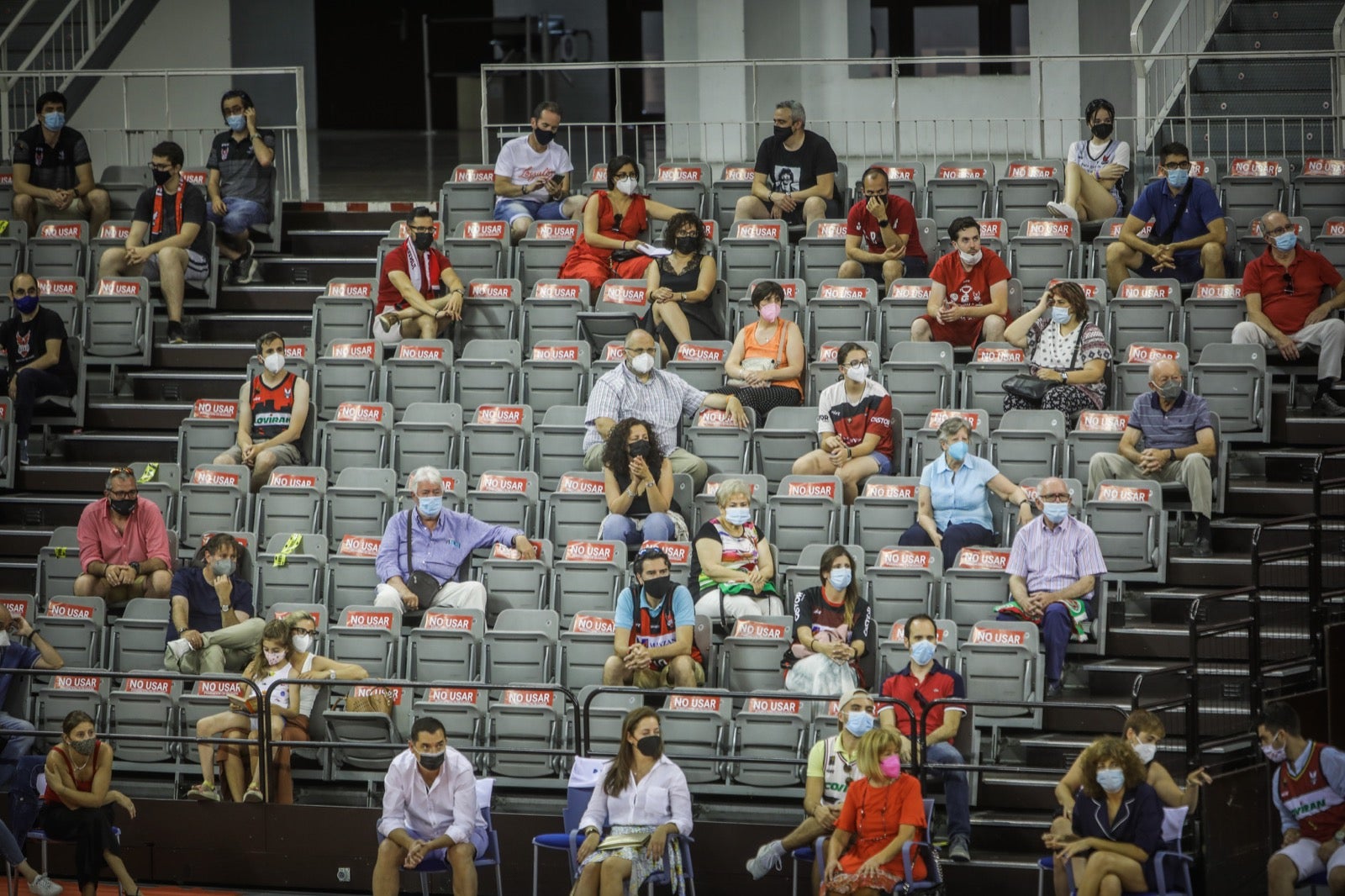 Fotos: Encuéntrate en la grada del partido Covirán Granada-Río Breogán Lugo