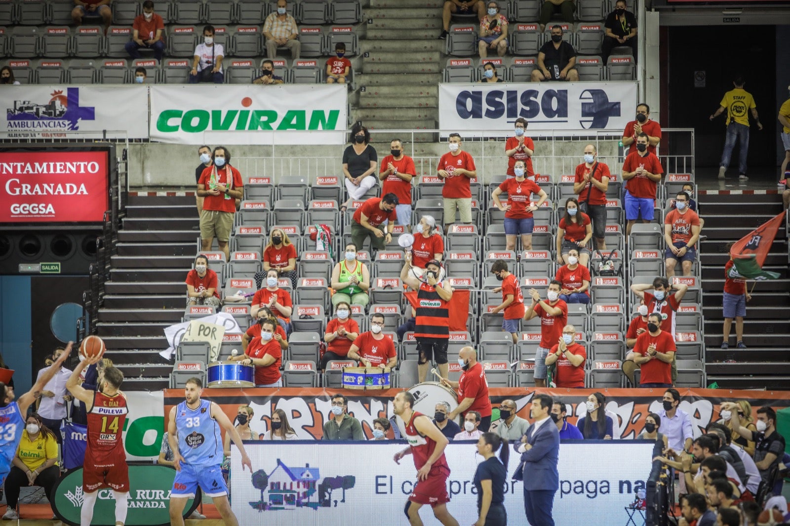 Fotos: Encuéntrate en la grada del partido Covirán Granada-Río Breogán Lugo