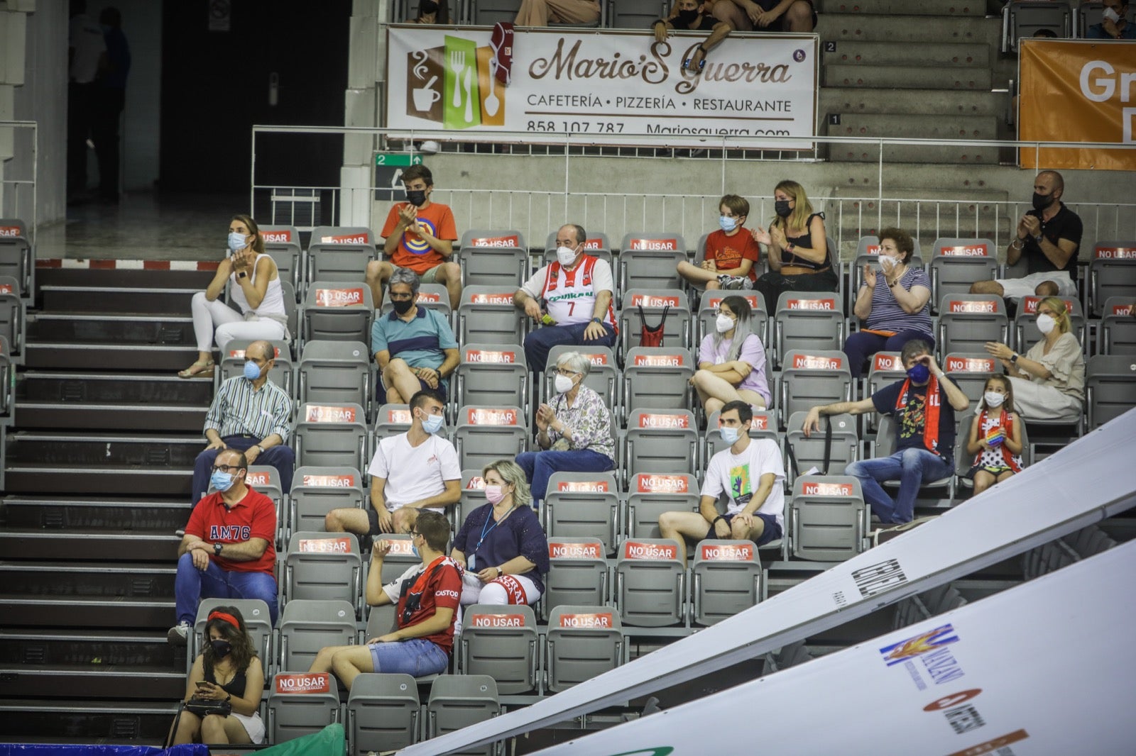 Fotos: Encuéntrate en la grada del partido Covirán Granada-Río Breogán Lugo
