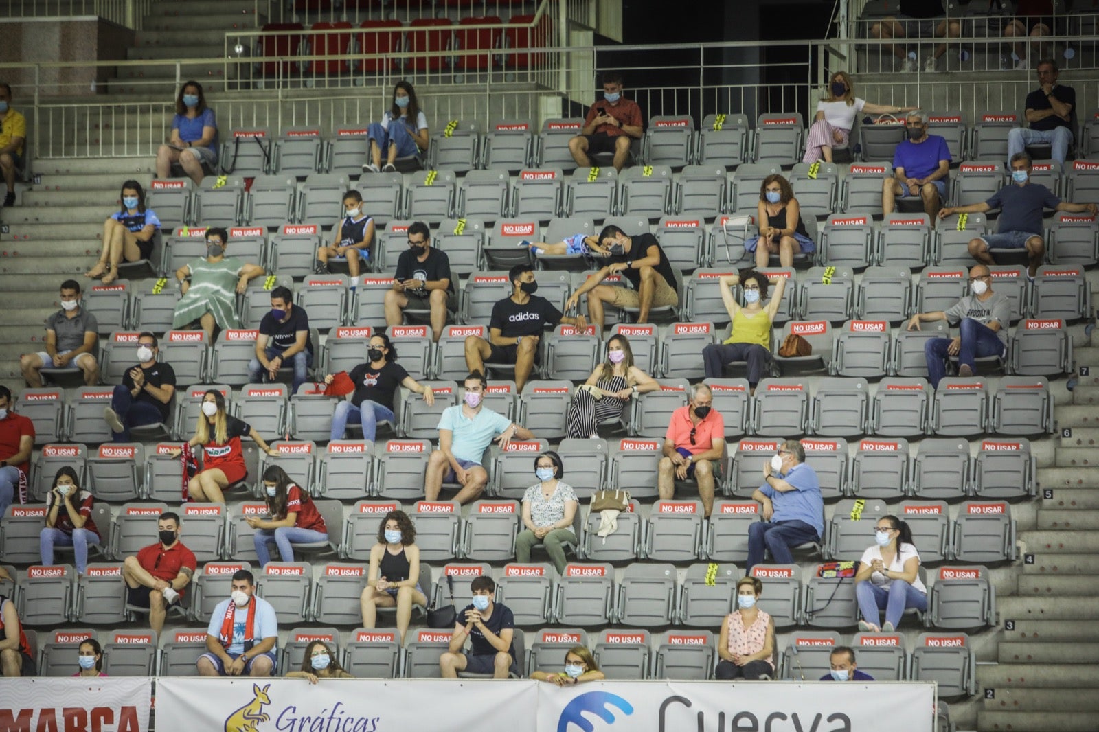 Fotos: Encuéntrate en la grada del partido Covirán Granada-Río Breogán Lugo