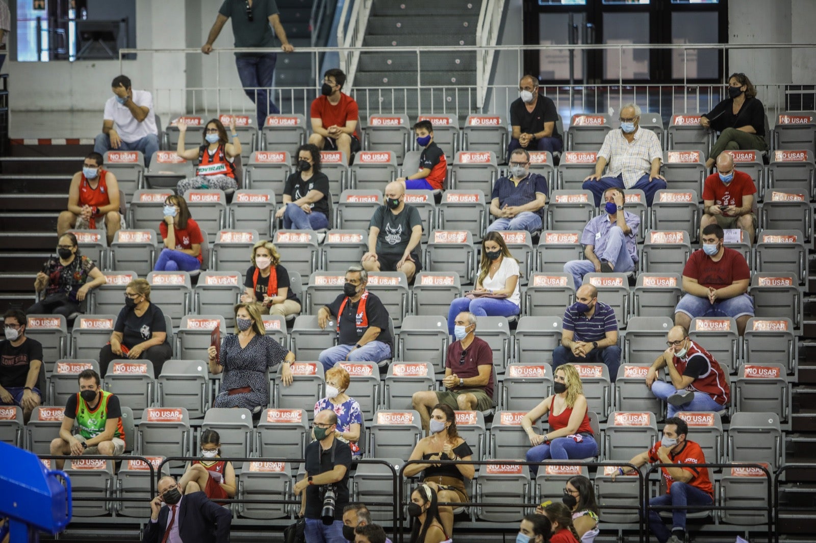 Fotos: Encuéntrate en la grada del partido Covirán Granada-Río Breogán Lugo