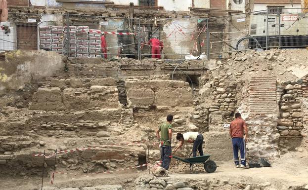 Estructuras arqueológicas relacionadas con la acequia de Axares en San Juan de los Reyes. 