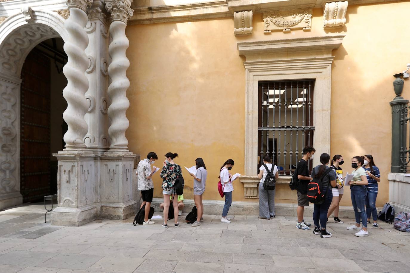 Los aspirantes, en la Facultad de Derech