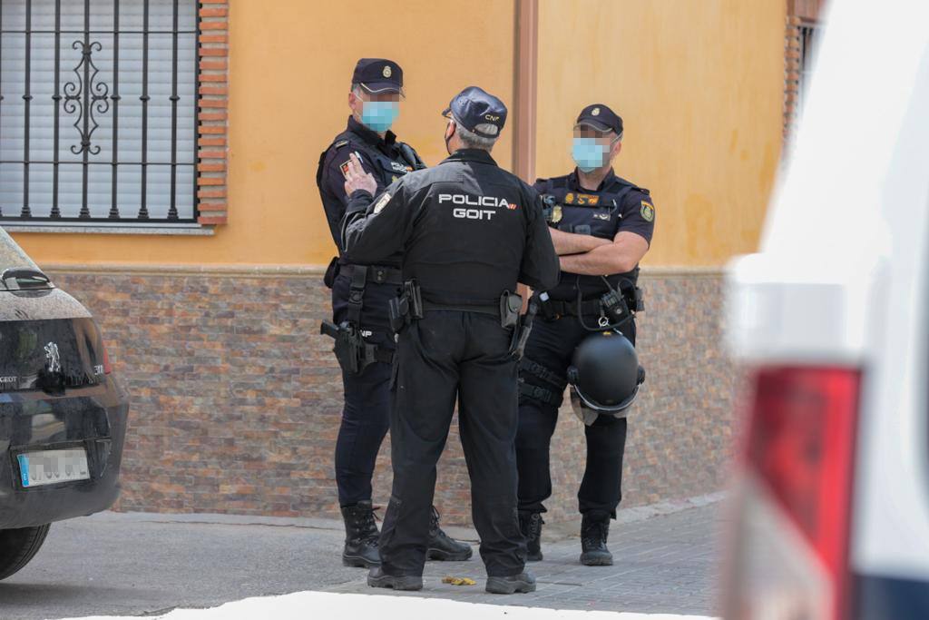 Nuevo despliegue de los agentes de la Policía Nacional en busca de drogas en la capital