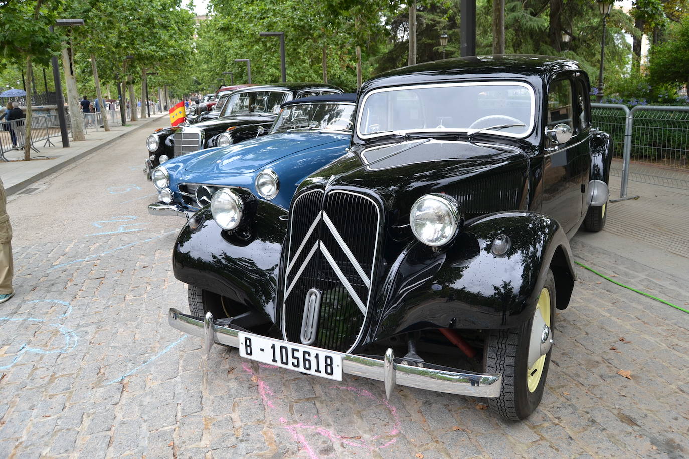 Hasta las 15 horas del domingo se podrán contemplar en el Paseo del Salón, los más de 70 vehículos del siglo pasado participantes en la XVII Ruta Reale.