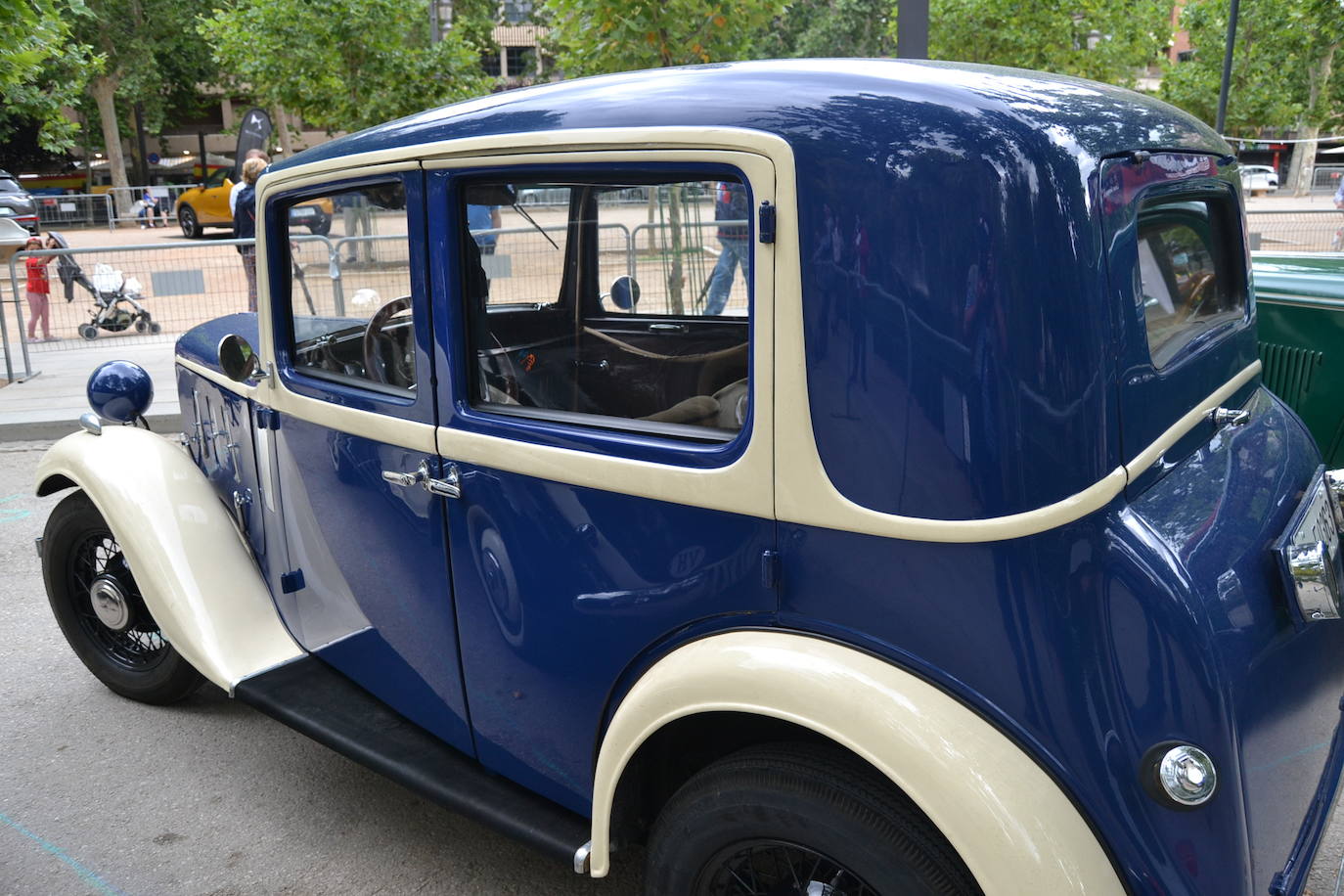 Hasta las 15 horas del domingo se podrán contemplar en el Paseo del Salón, los más de 70 vehículos del siglo pasado participantes en la XVII Ruta Reale.