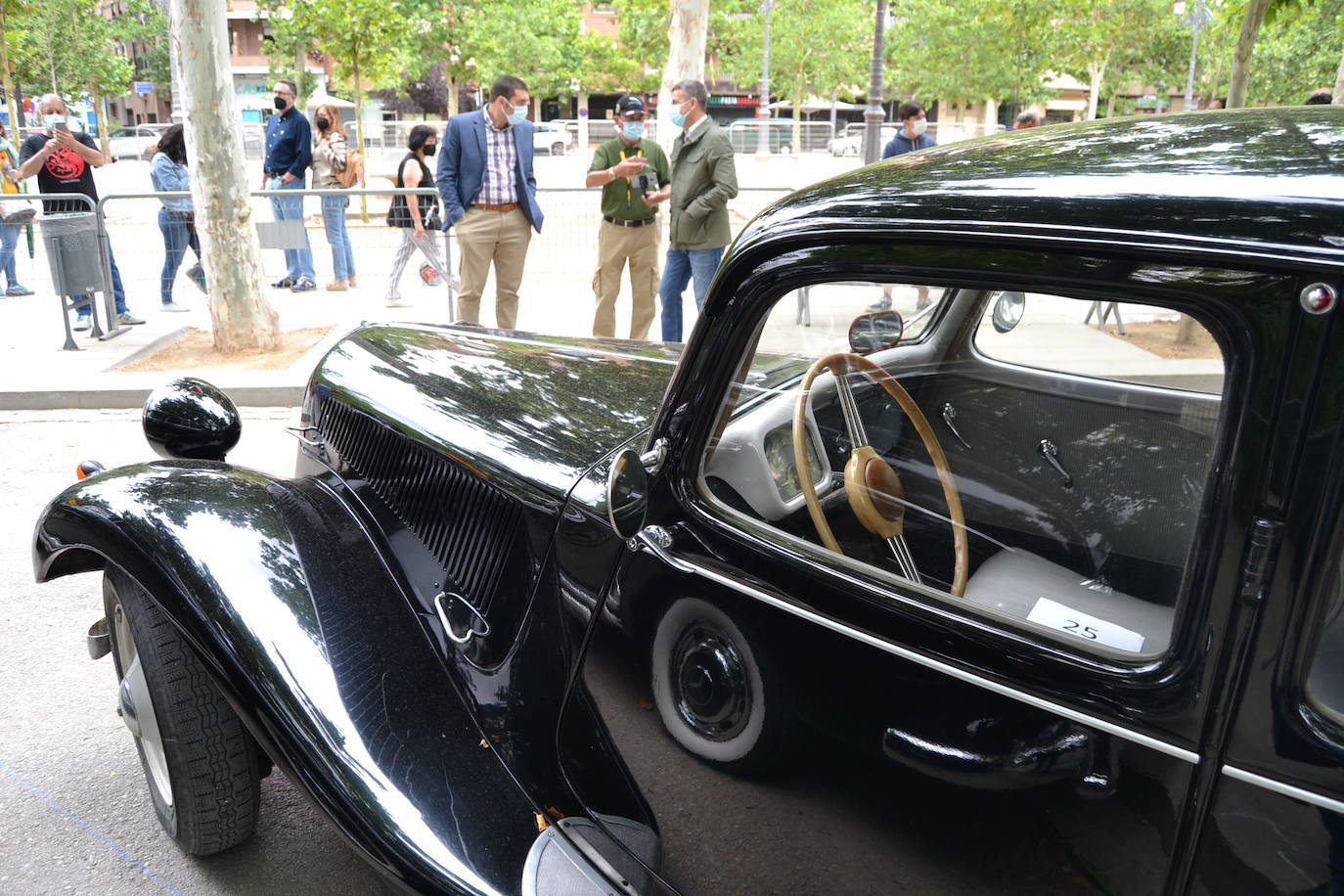 Hasta las 15 horas del domingo se podrán contemplar en el Paseo del Salón, los más de 70 vehículos del siglo pasado participantes en la XVII Ruta Reale.