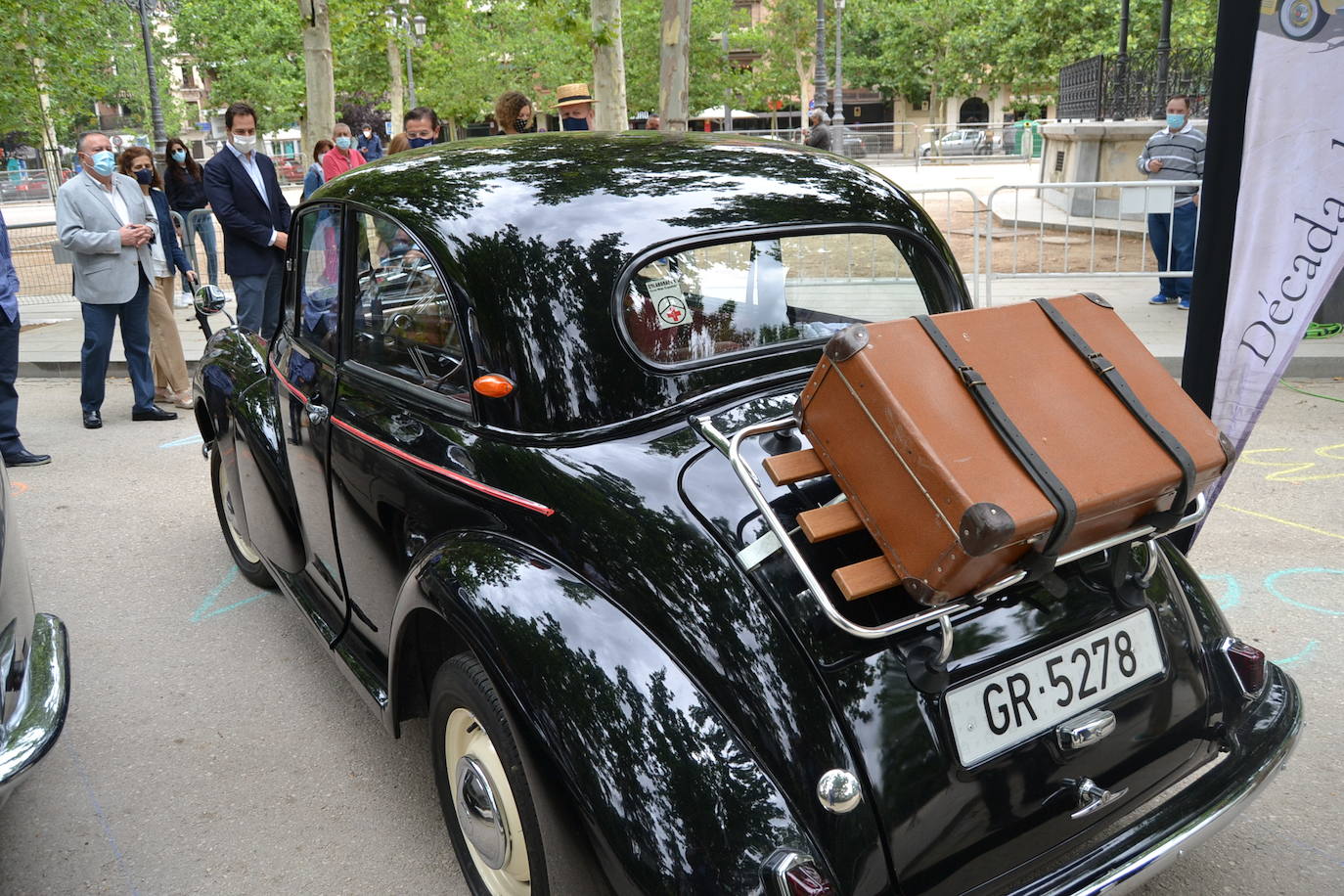 Hasta las 15 horas del domingo se podrán contemplar en el Paseo del Salón, los más de 70 vehículos del siglo pasado participantes en la XVII Ruta Reale.