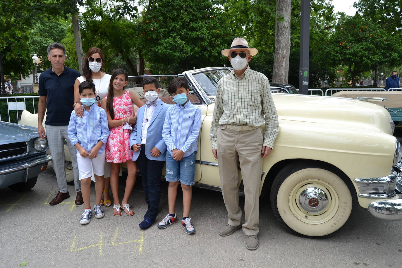 Hasta las 15 horas del domingo se podrán contemplar en el Paseo del Salón, los más de 70 vehículos del siglo pasado participantes en la XVII Ruta Reale.