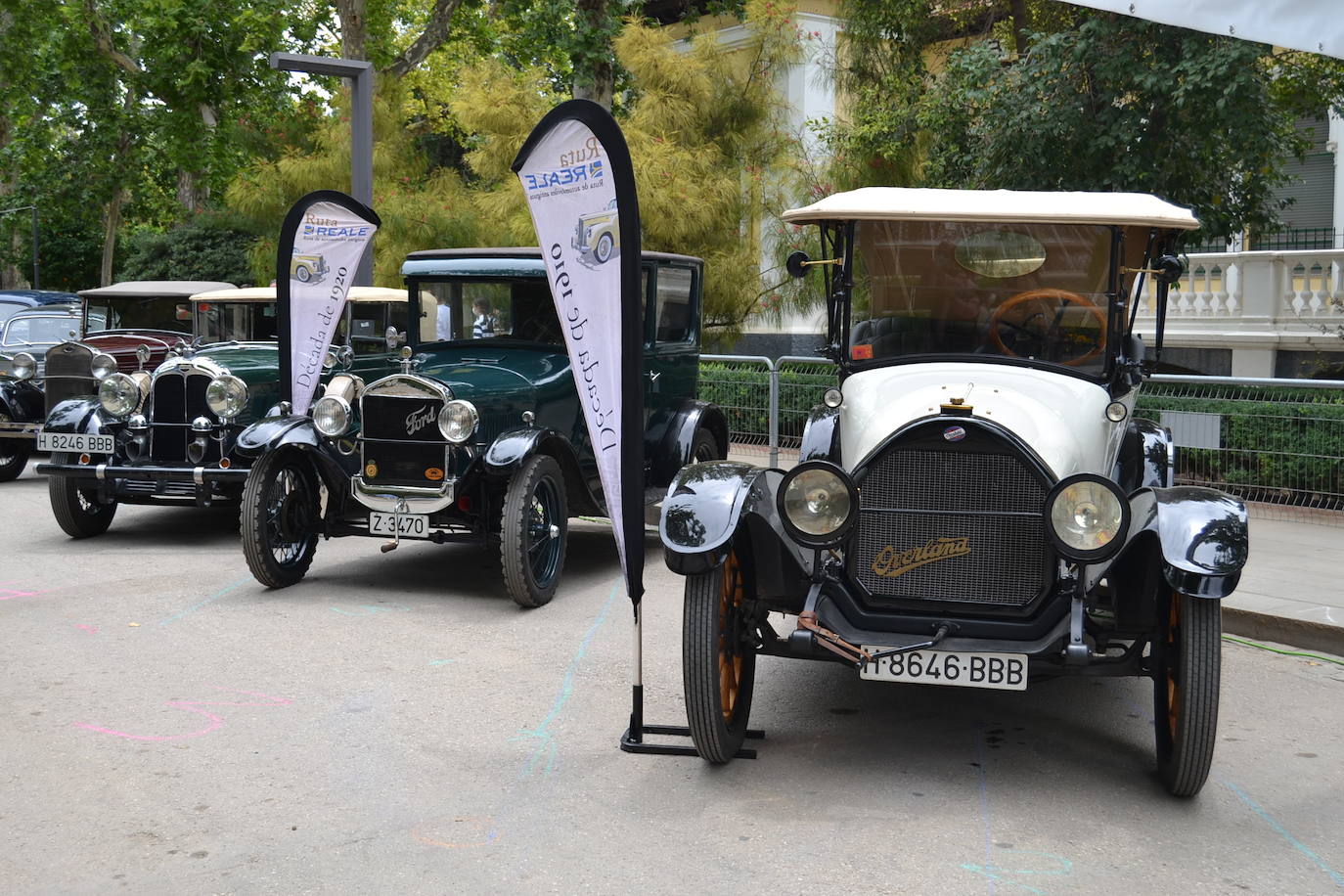 Hasta las 15 horas del domingo se podrán contemplar en el Paseo del Salón, los más de 70 vehículos del siglo pasado participantes en la XVII Ruta Reale.
