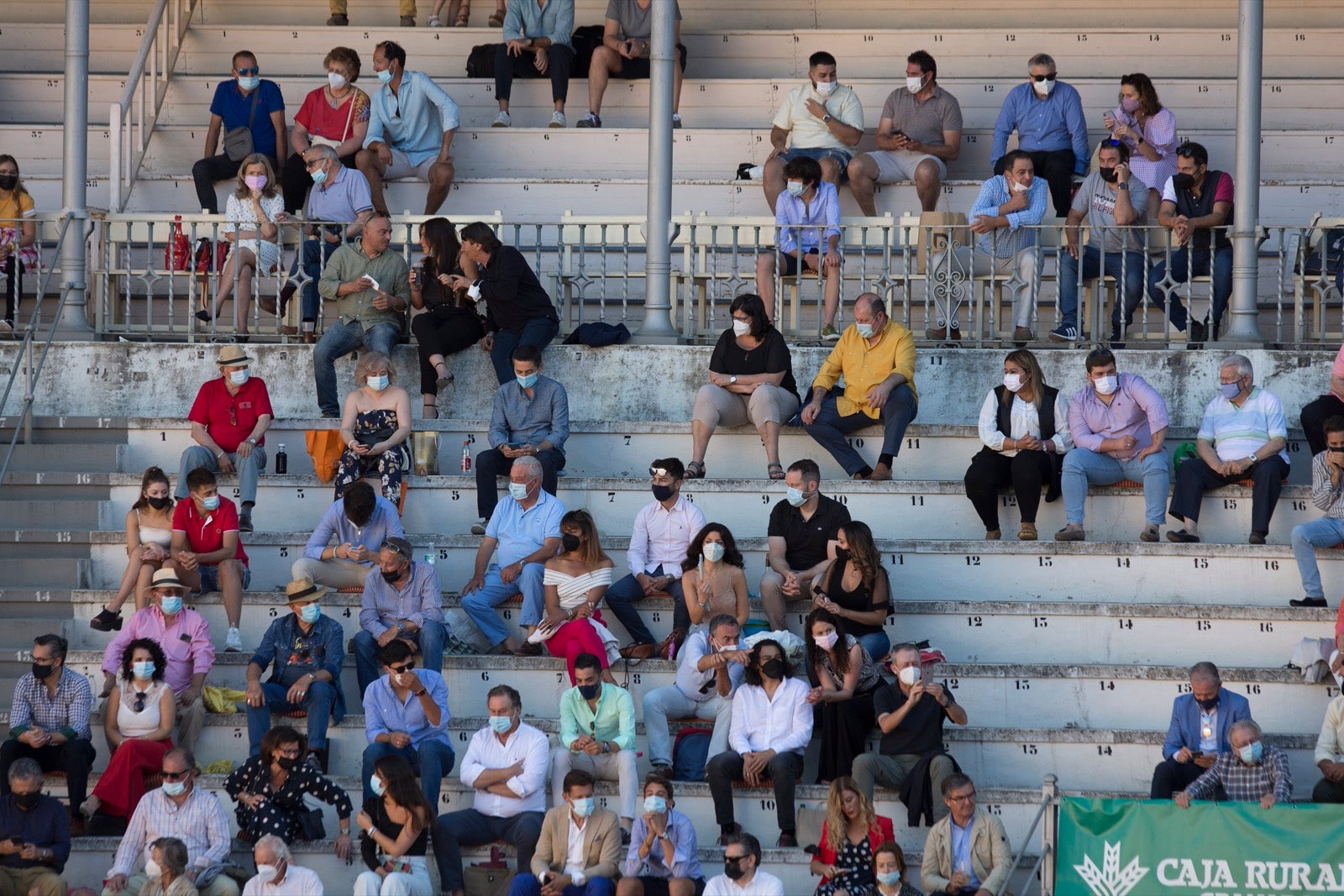 Fotos: Búscate en los tendidos de la Monumental de Frascuelo