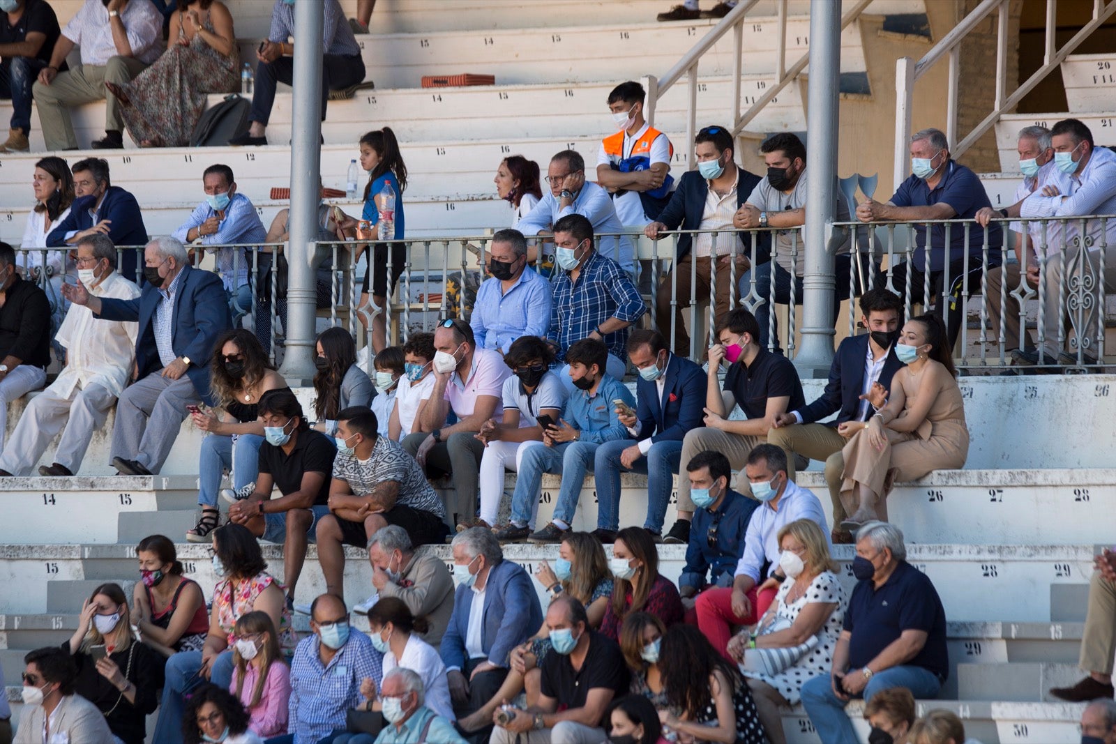 Fotos: Búscate en los tendidos de la Monumental de Frascuelo