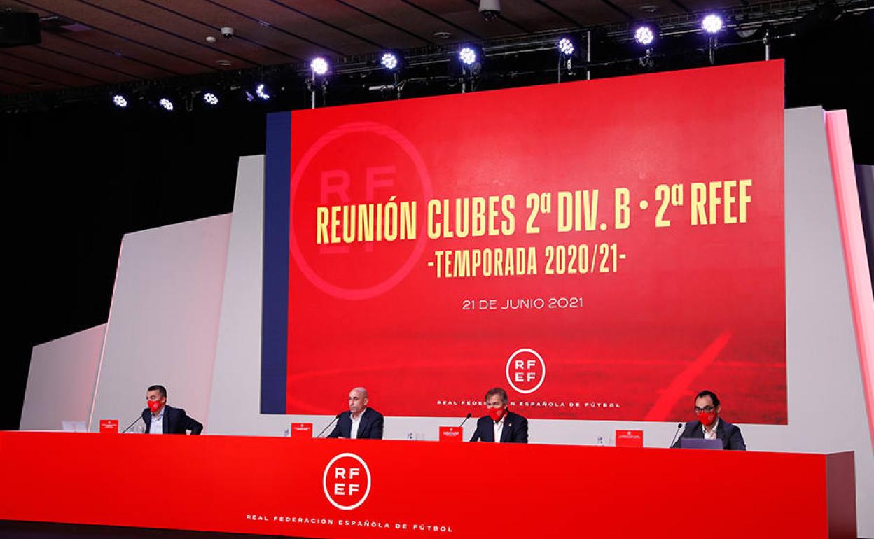 Luis Rubiales presidió el acto de composición de grupos. 