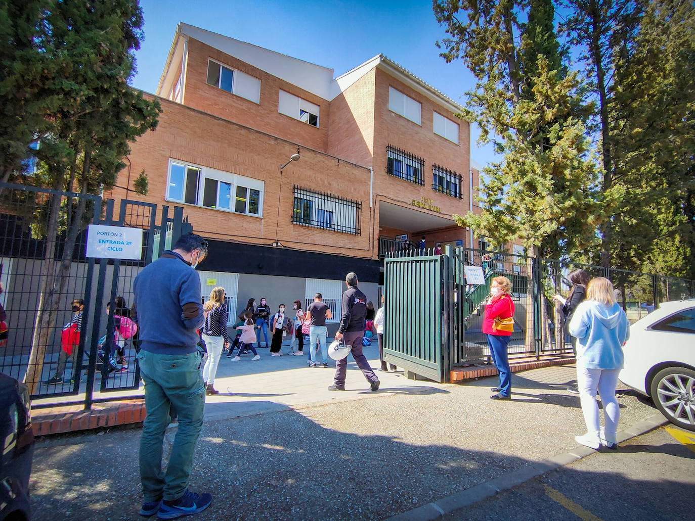 Mensaje de Moreno a profesores y familias por logar un «99% de colegios libres de covid»