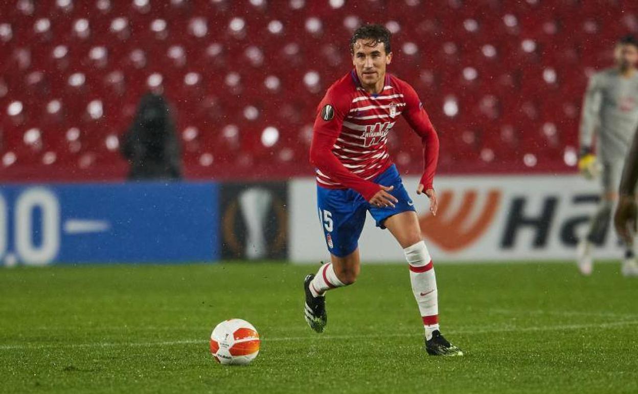 Luis Milla, en el partido con el Omonia. 
