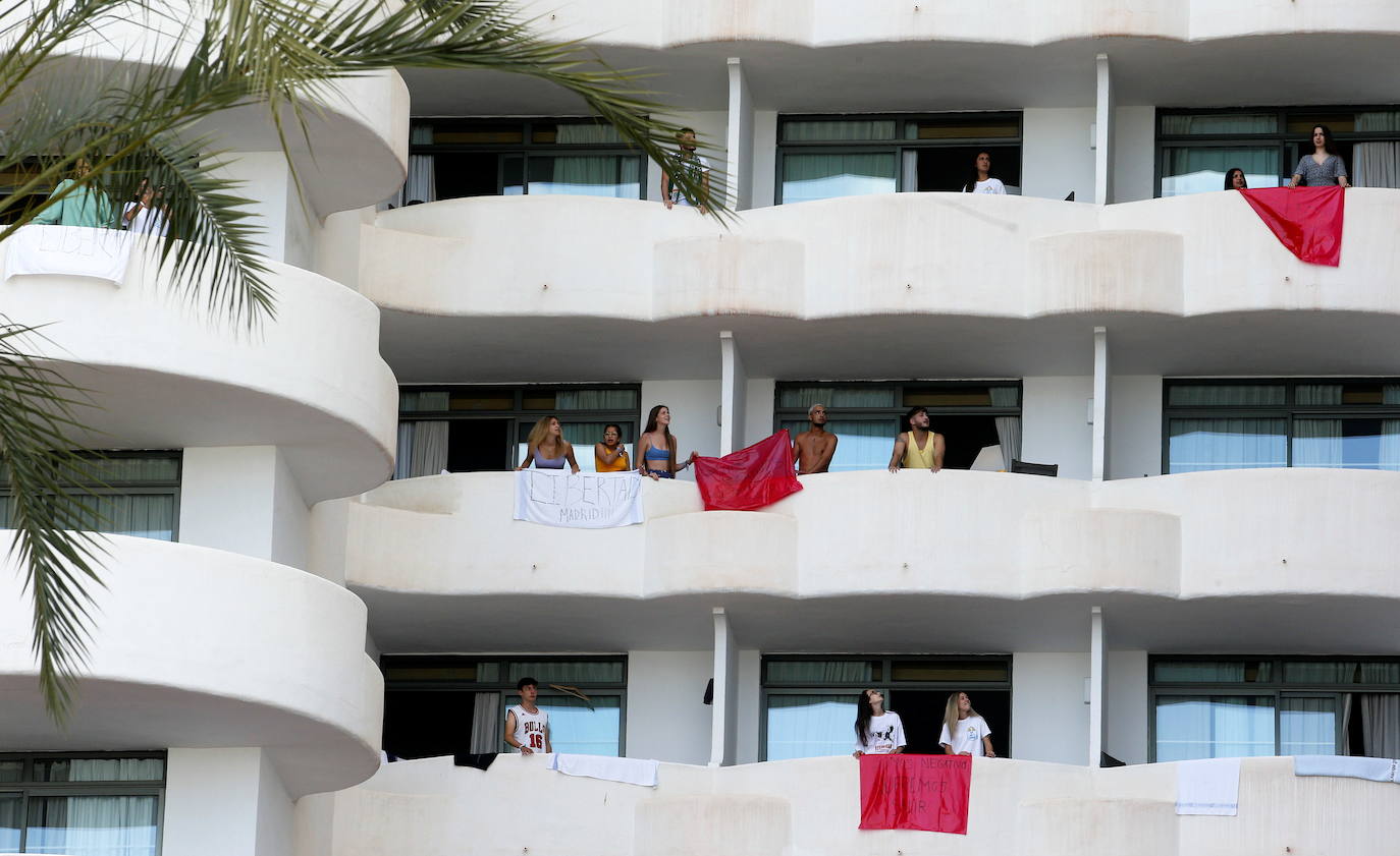 Estudiantes confinados en un hotel de Mallorca.