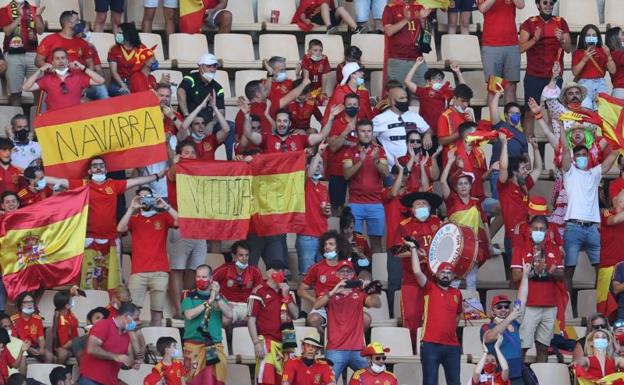 500 aficionados arroparán a España en el partido contra Suiza