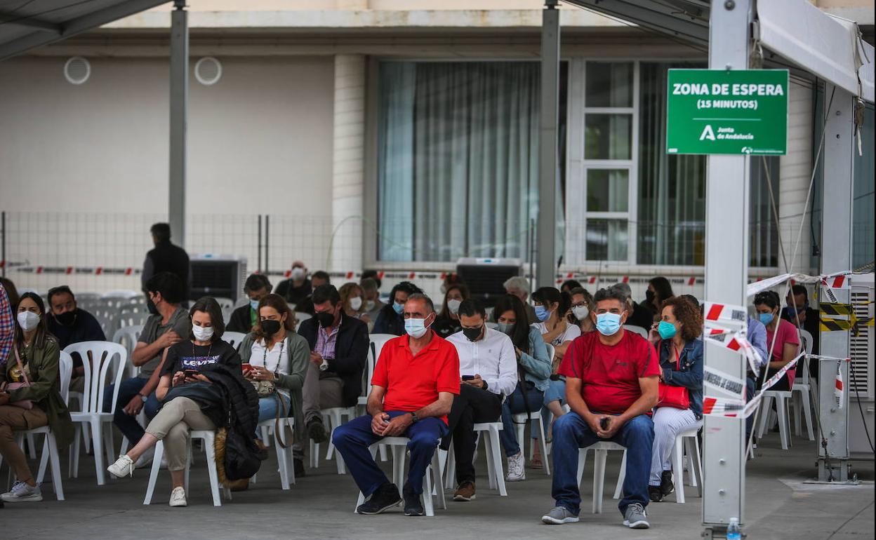 Parque Norte de Bomberos, donde se está vacunando a muchos granadinos en la capital 