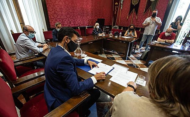 El nuevo gobierno tendrá que poner nombre a 45 cargos eventuales del Ayuntamiento