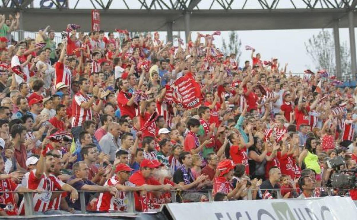 Los abonados de la UD Almería podrán volver al Estadio. 